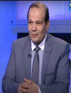 الجامعة الأمريكية للعلوم تكرم الدكتور أحمد الشامى بدرع التميز